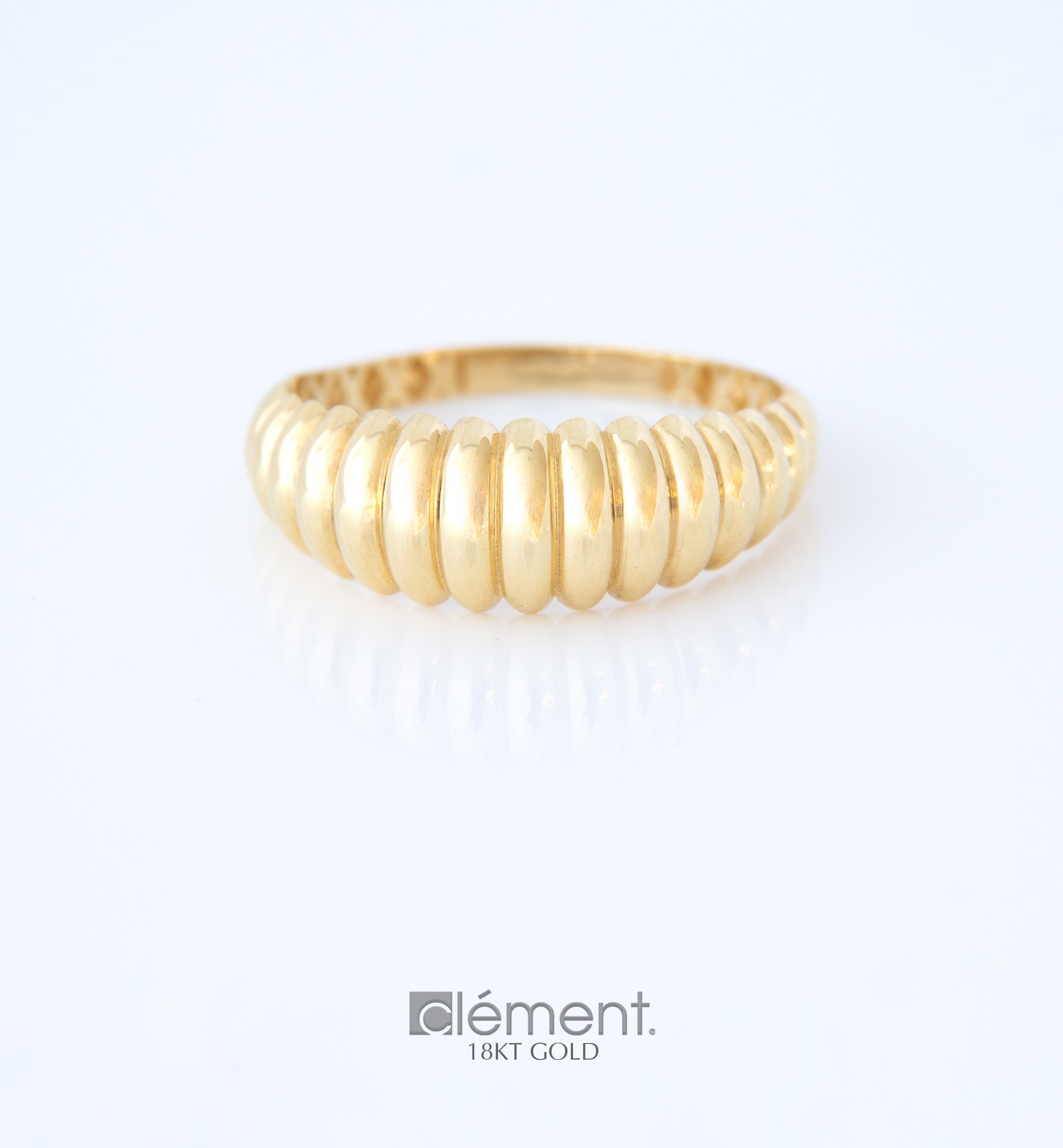 18ct Yellow Gold Shell Design Ring