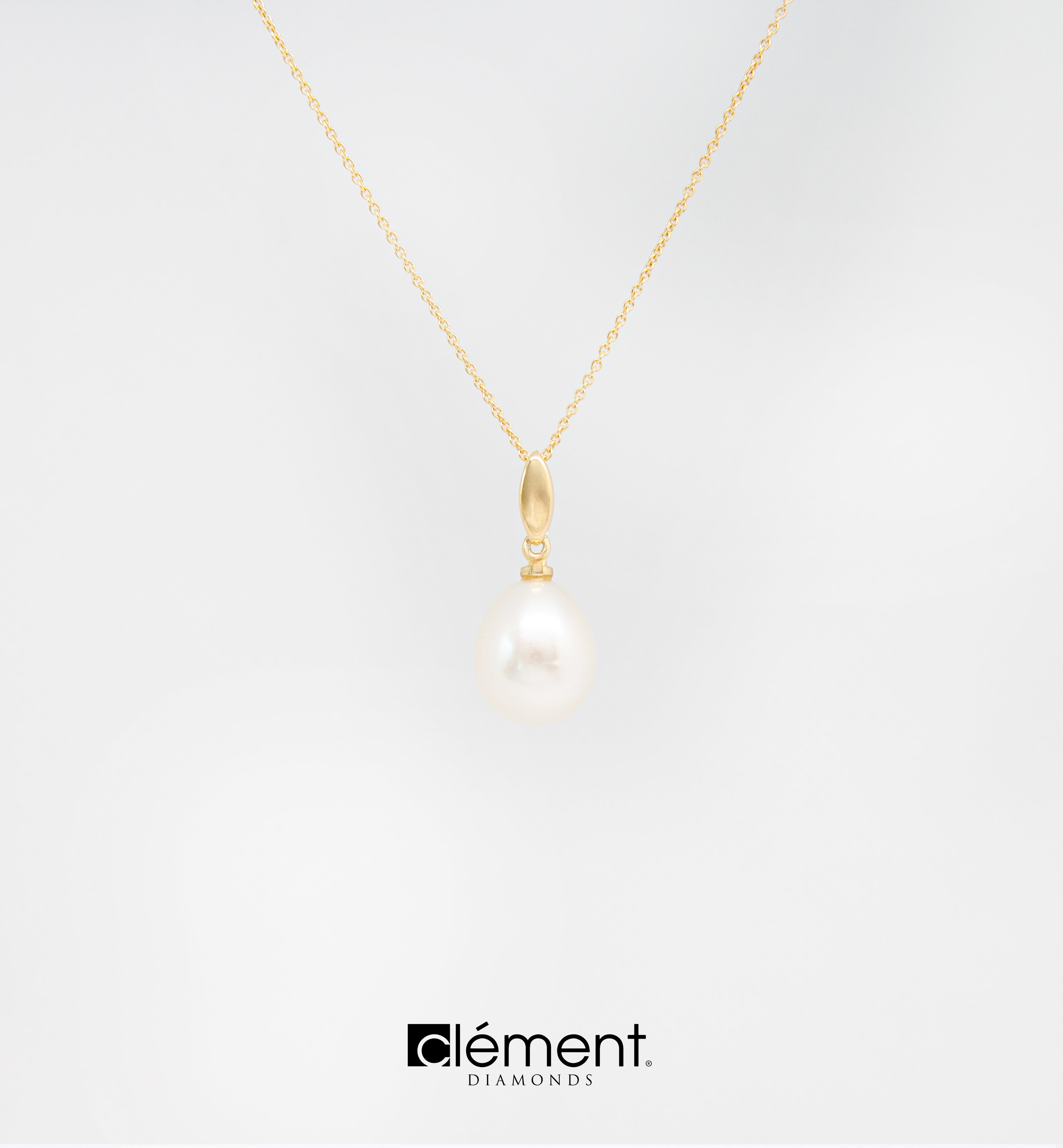 18ct Yellow Gold FW Cultured Pearl Pendant