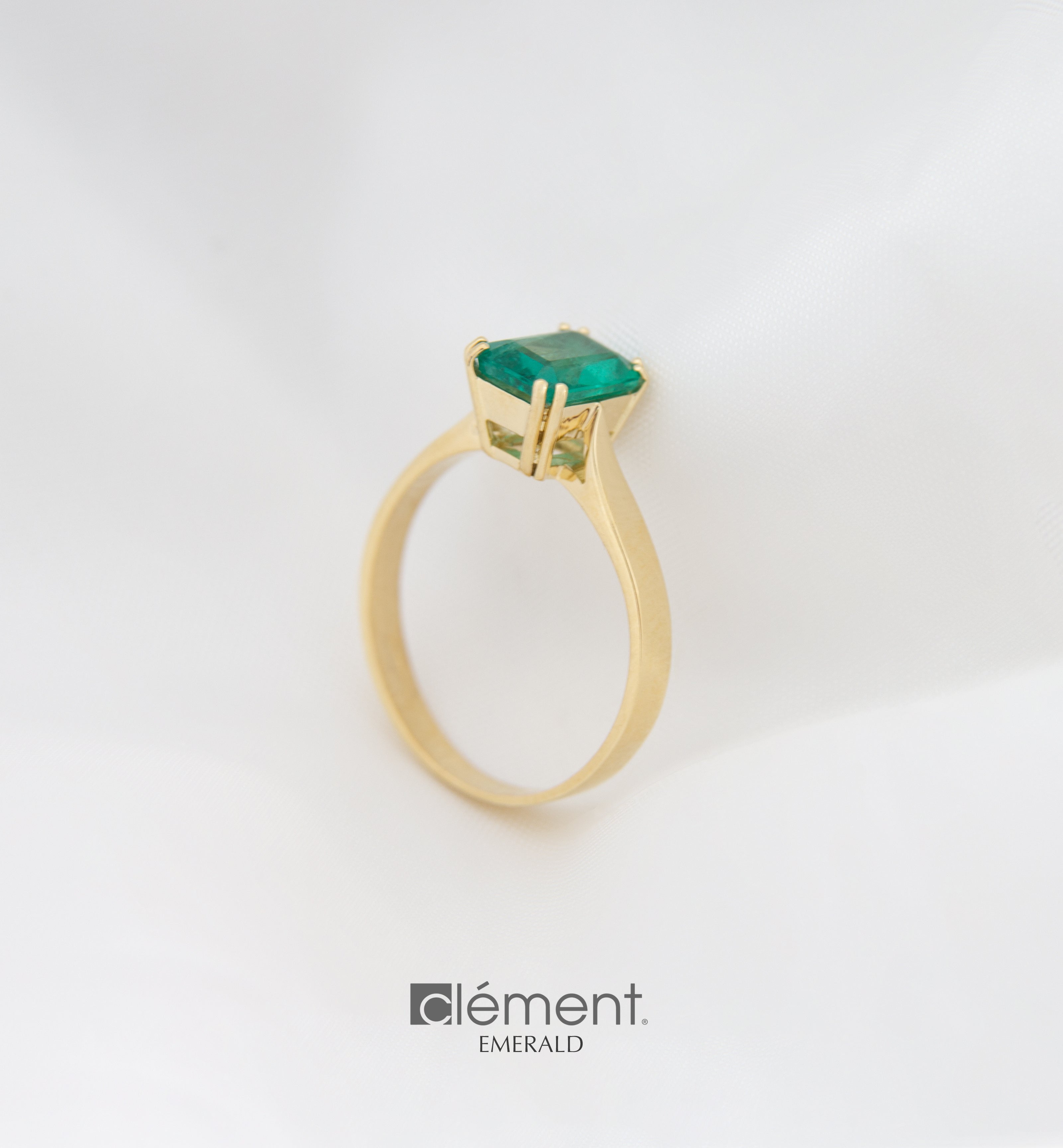 18ct Yellow Gold Natural Emerald Ring