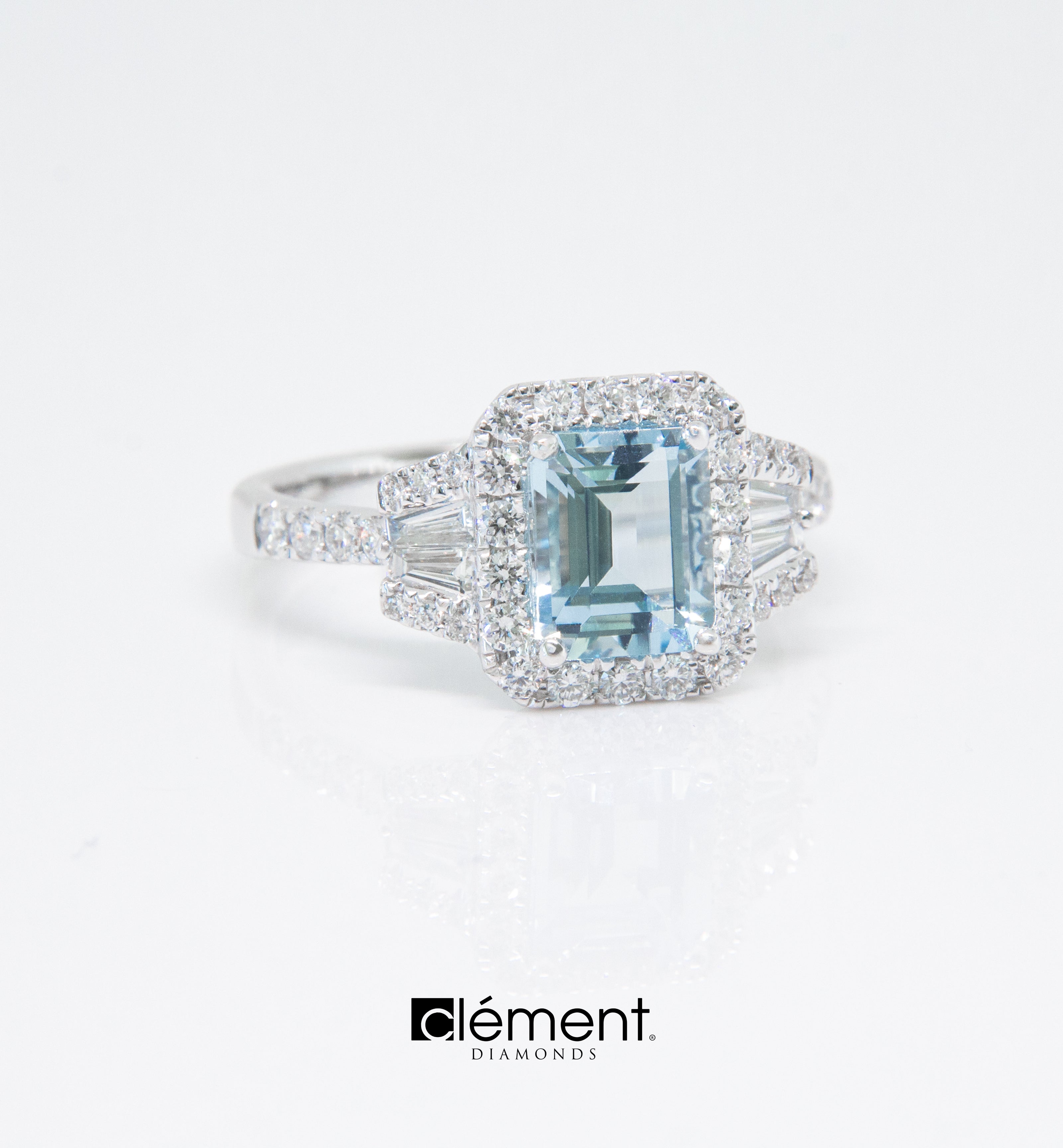 18ct White Gold Diamond and Aquamarine Ring