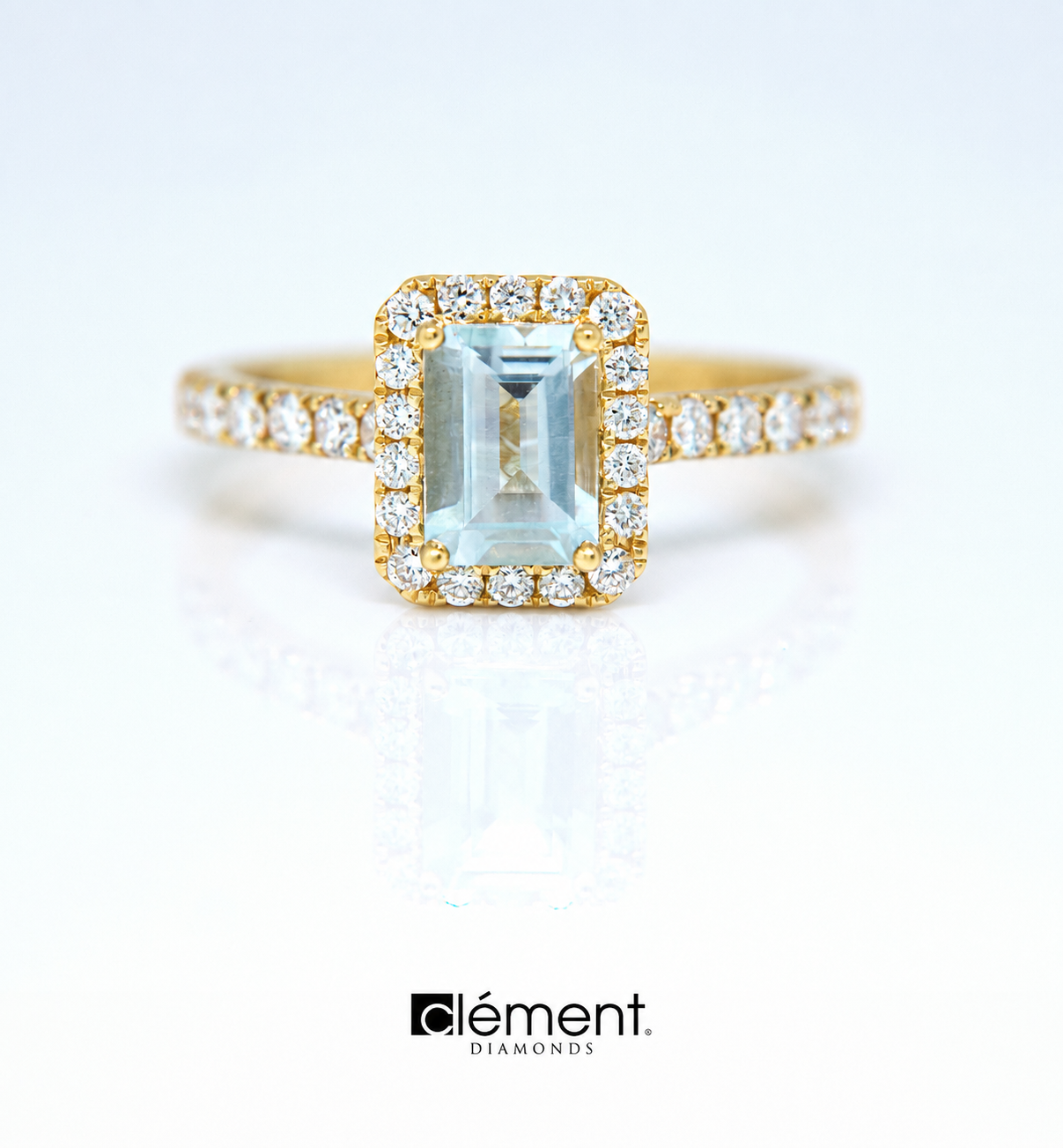 18ct Yellow Gold Diamond and Aquamarine Ring