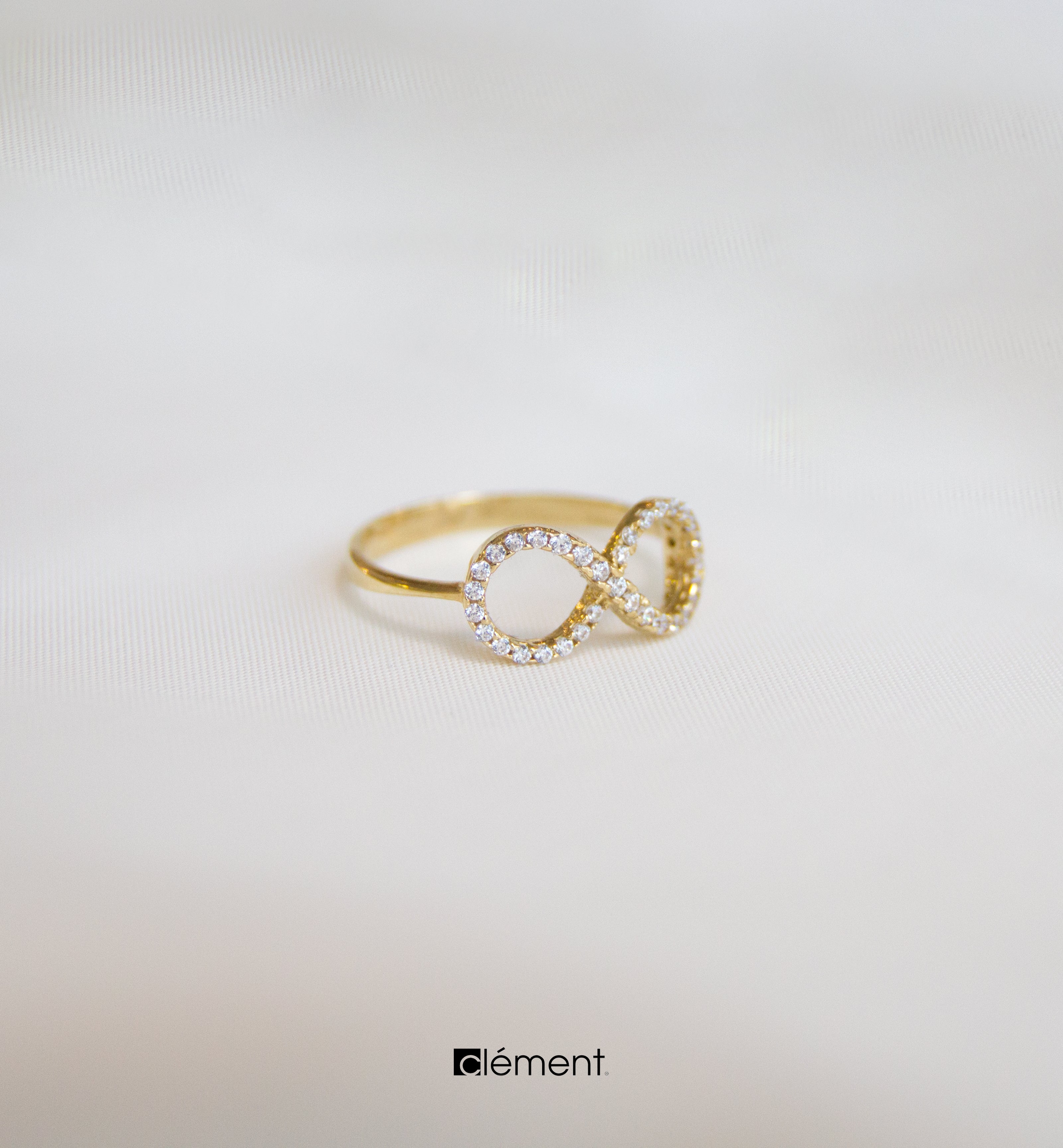 18ct Gold Infinity Ring