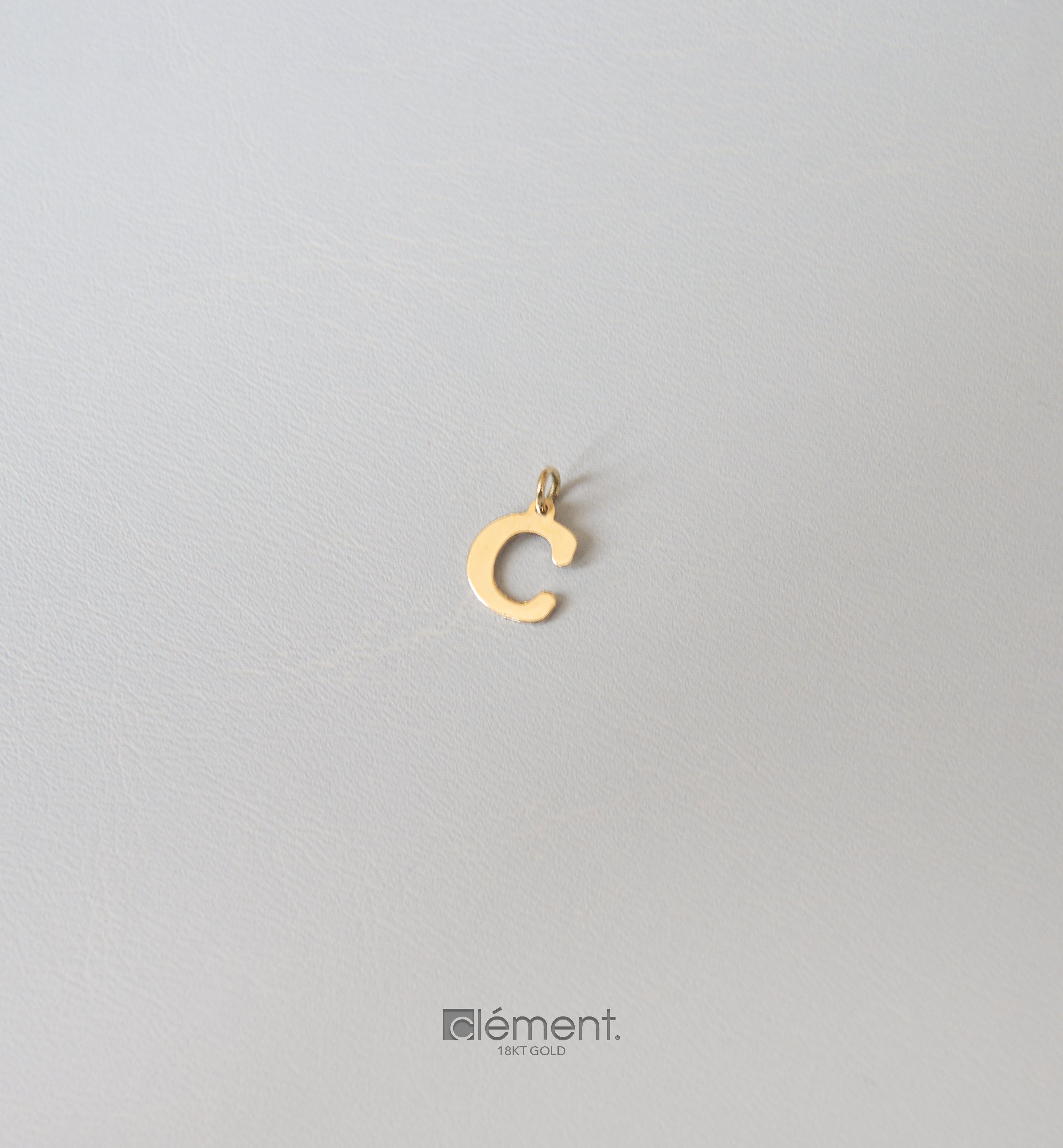 18ct Yellow Gold Initial C