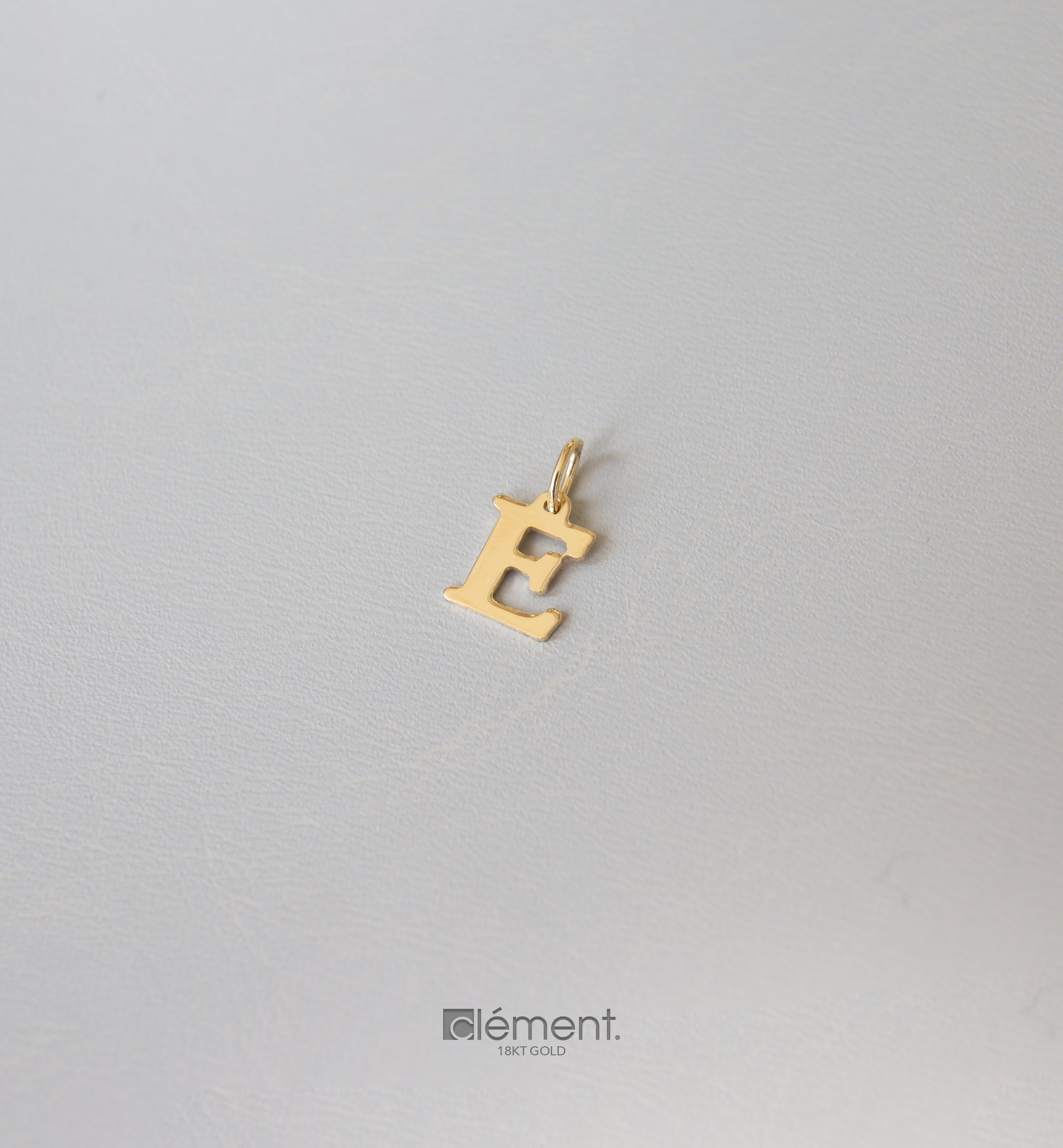 18ct Yellow Gold Letter E