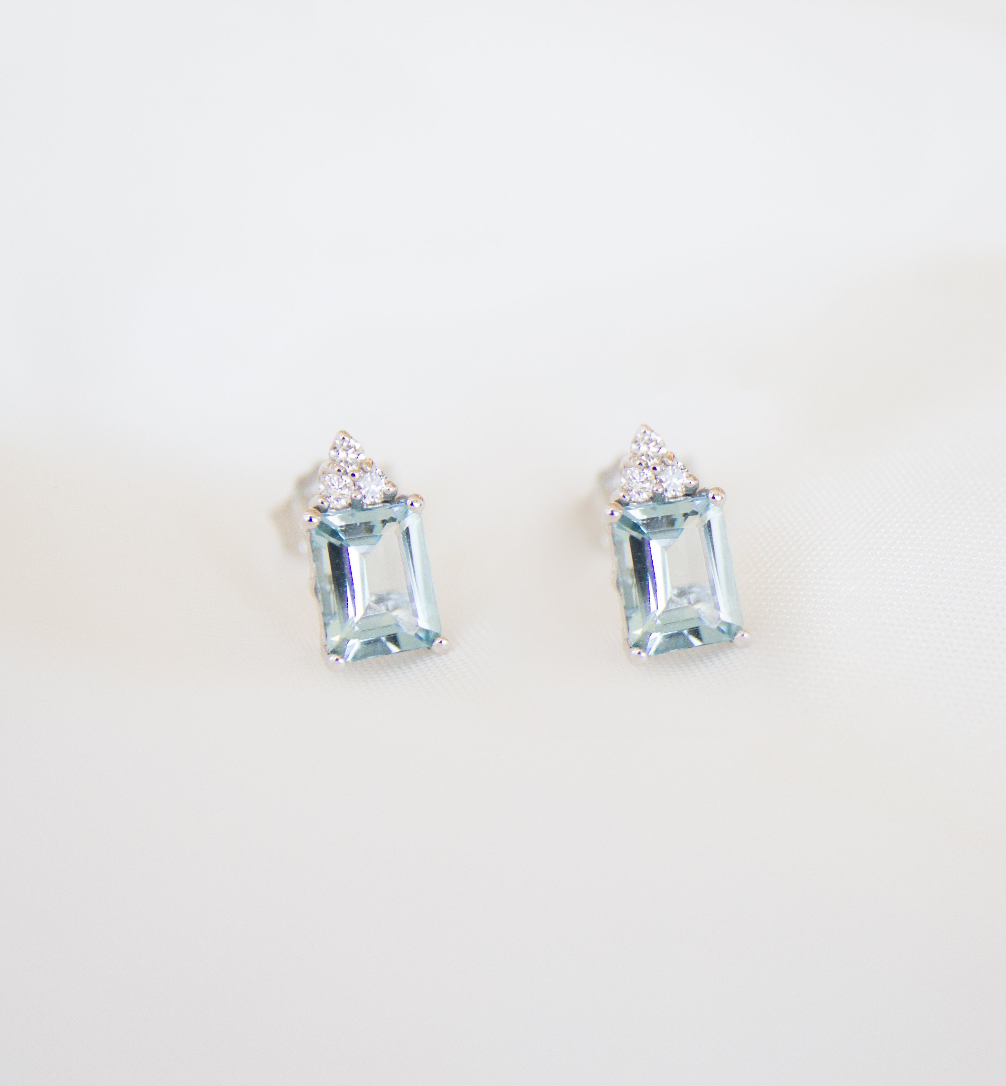 9ct White Gold Aquamarine Stud Earrings