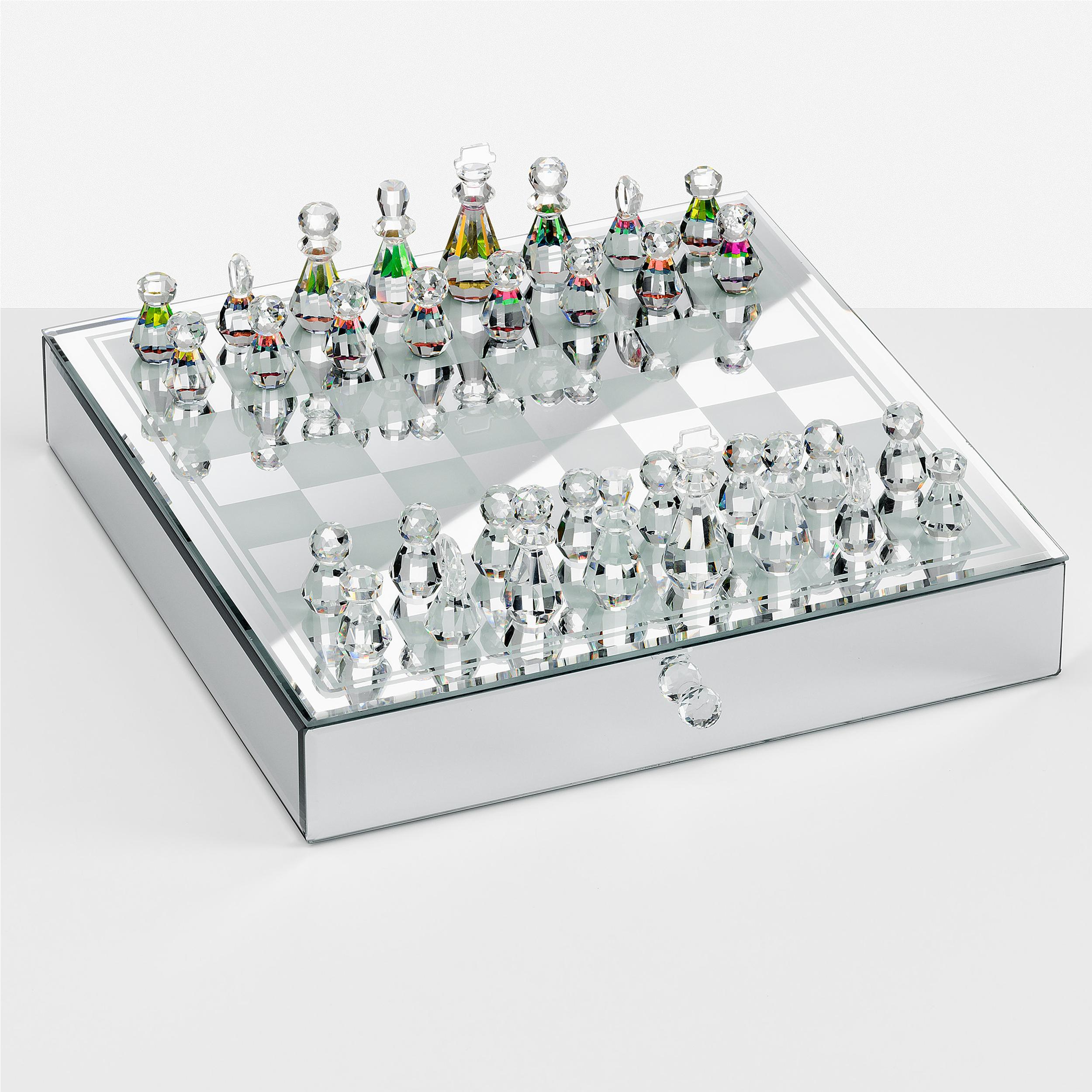 Crystal deals chess set