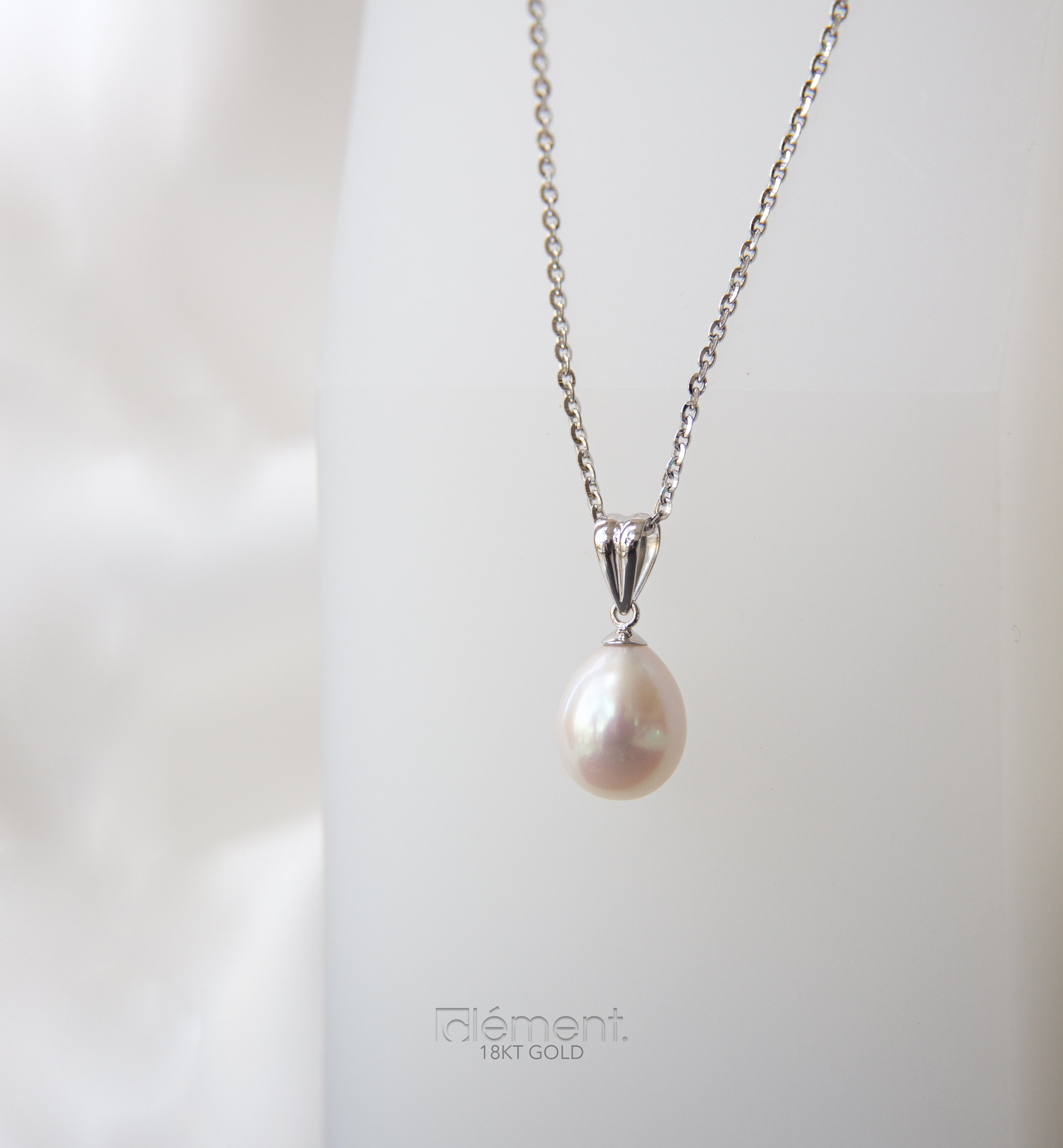 18ct White Gold Pearl Pendant