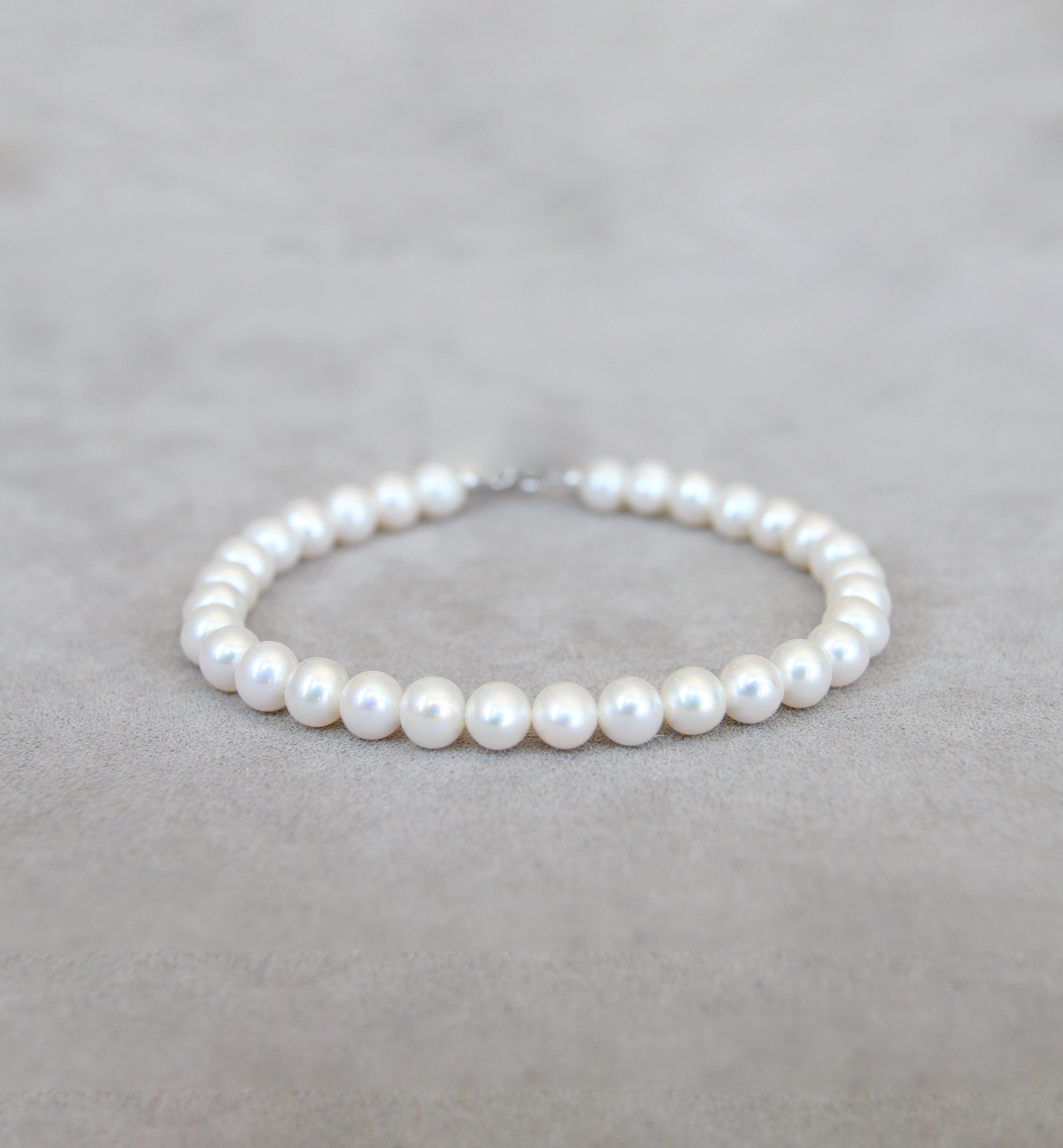 Cultured Pearl Bracelet with 18ct White Gold Gold Clasp