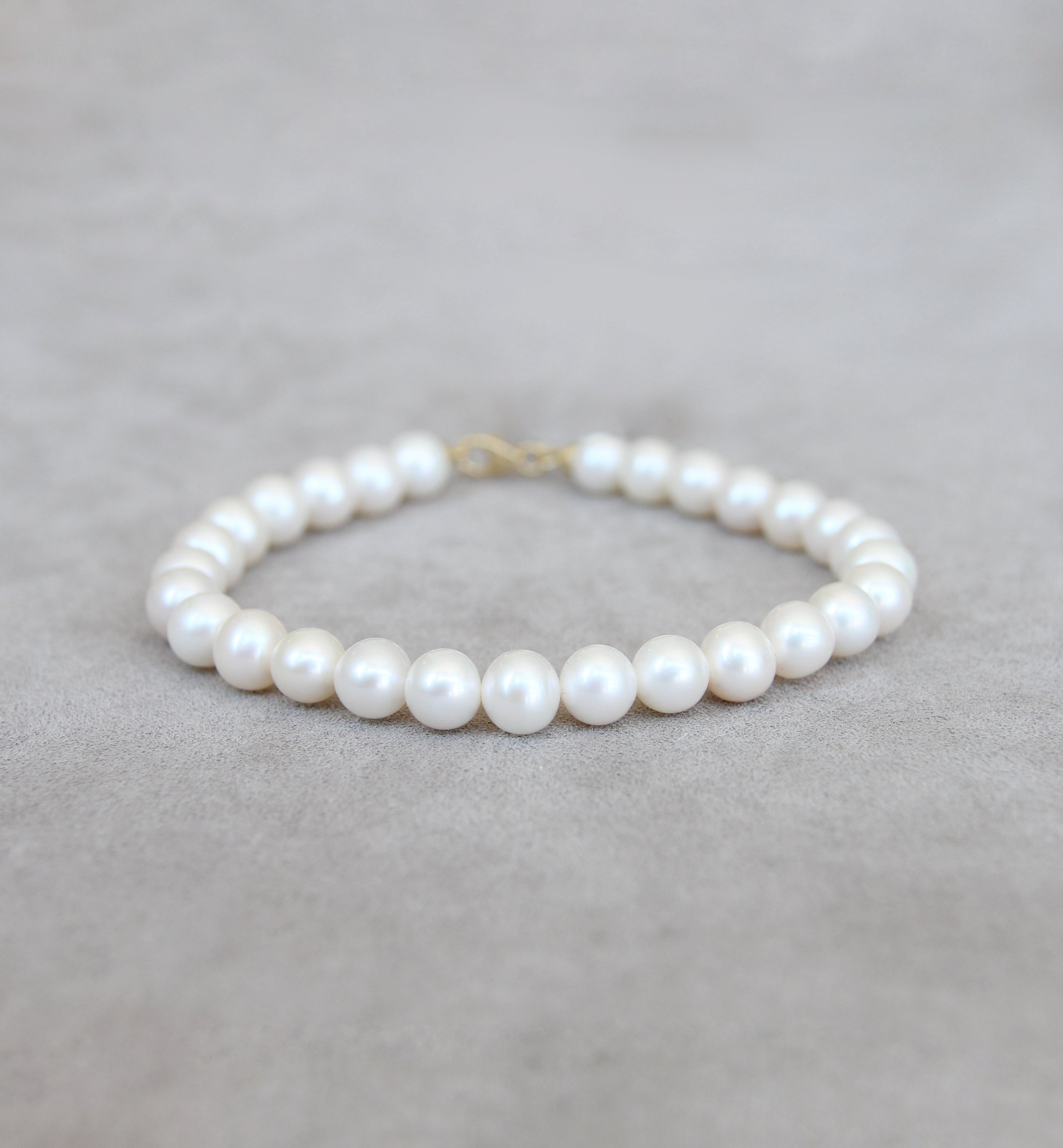 Cultured Pearl Bracelet With 18ct Gold Clasp