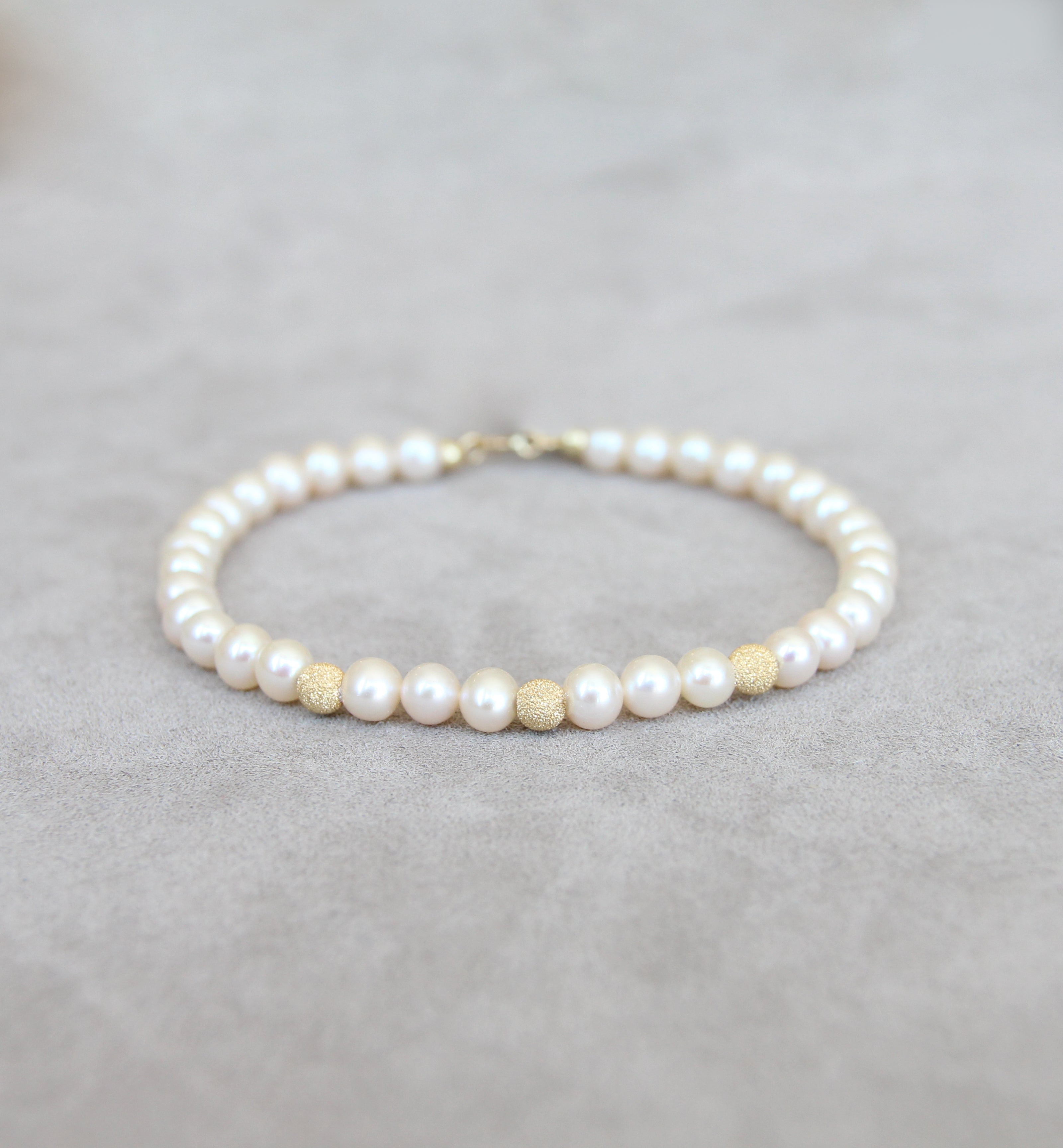18ct Gold Cultured Pearl Bracelet