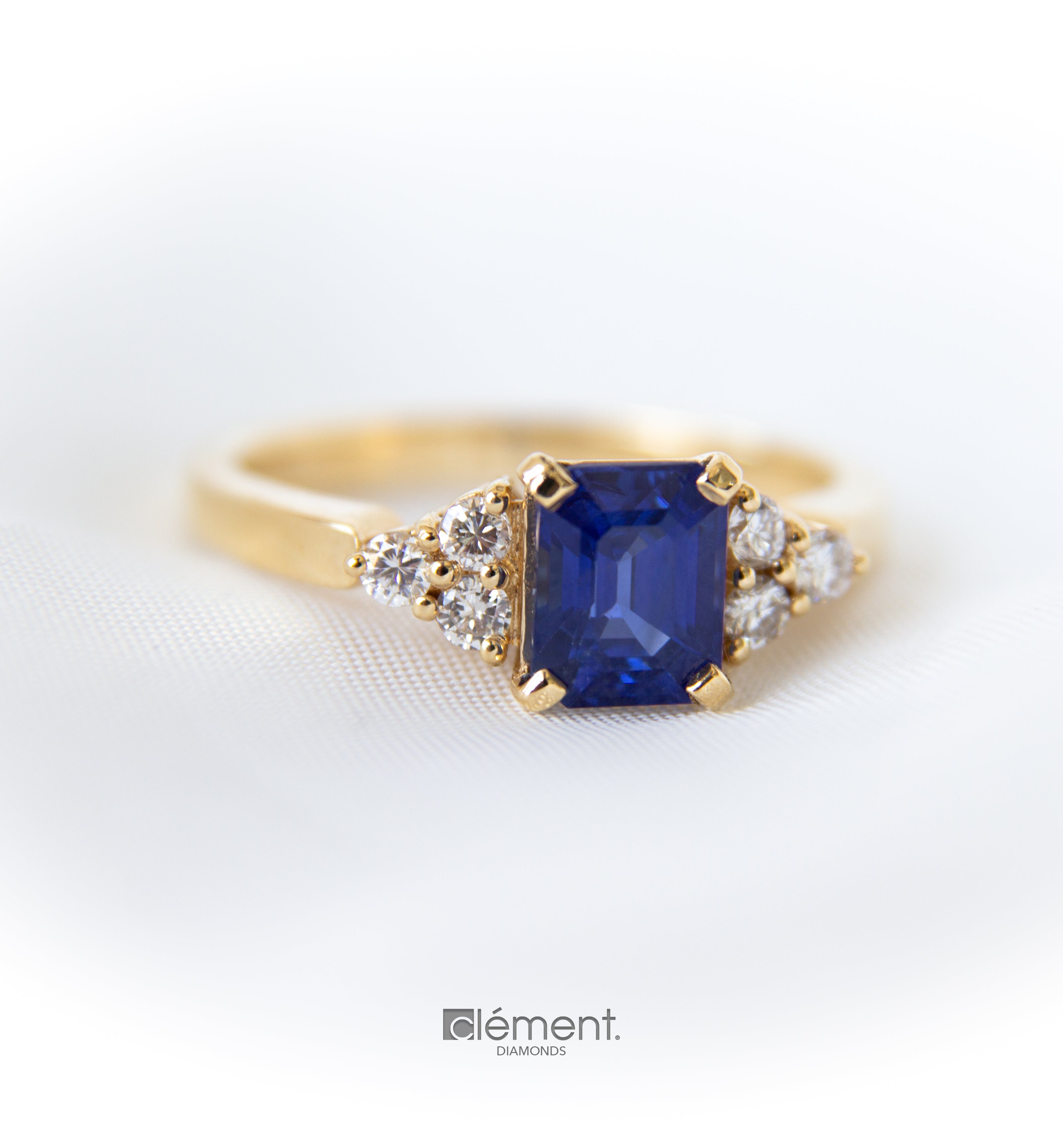 18ct Yellow Gold Natural Diamond & Blue Sapphire Ring